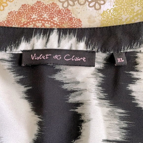 Violet & Claire Zebra Print Bubble Style Top - Picture 6 of 7